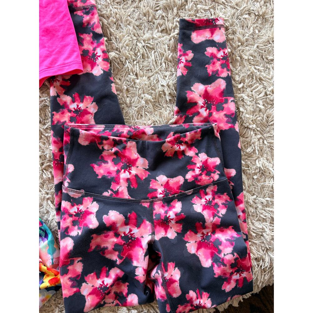 Women’s workout sets - Picture 2 of 4